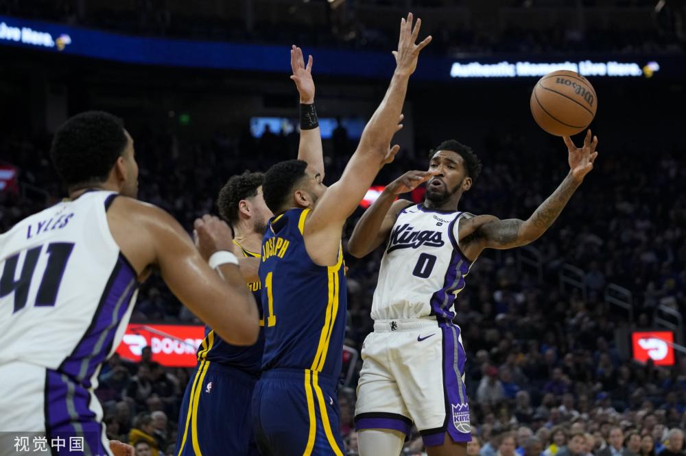 一名年轻 一名年轻